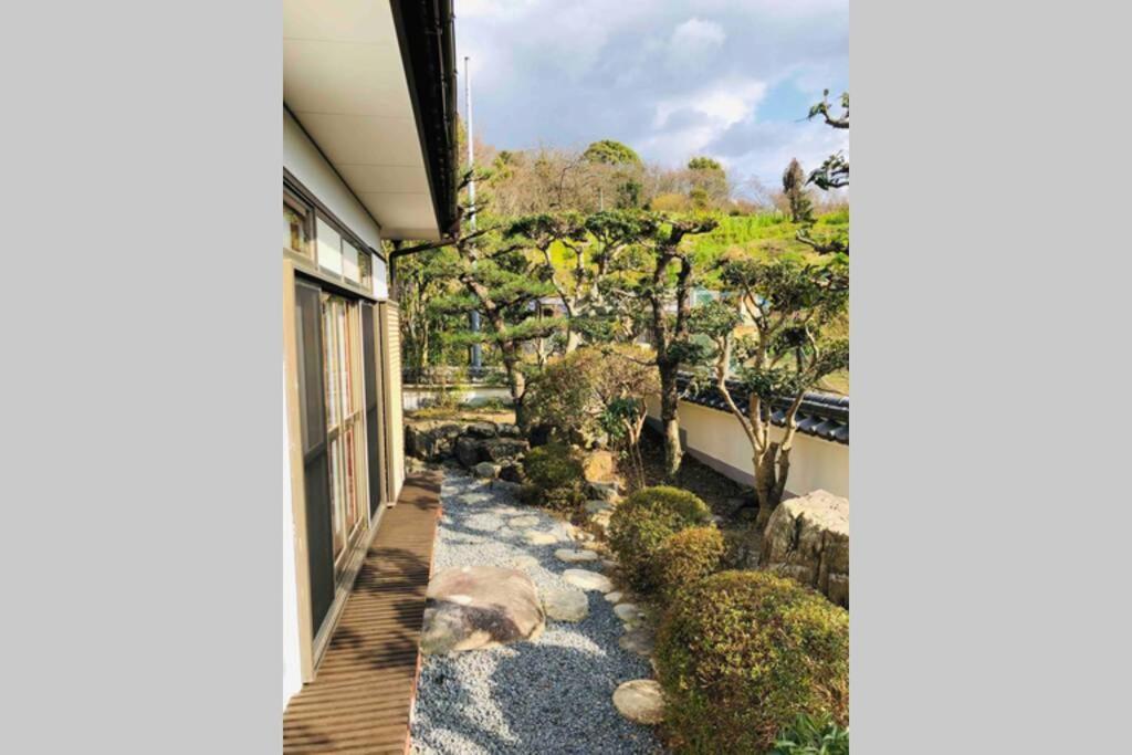 48坪！道後温泉付近駐車場有り清潔さと設備の充実さが高評価 大切な家族仲間と広々とくつろげます Villa มัตสึยามะ ภายนอก รูปภาพ