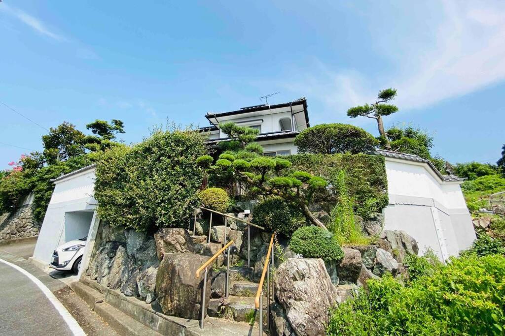 48坪！道後温泉付近駐車場有り清潔さと設備の充実さが高評価 大切な家族仲間と広々とくつろげます Villa มัตสึยามะ ภายนอก รูปภาพ